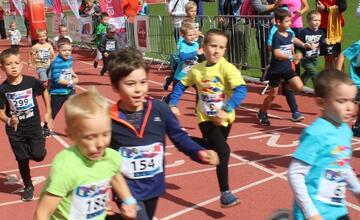 FOTO: Na atletickom štadióne na Štiavničkách súťažili najmenší atléti