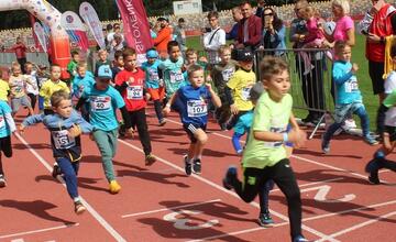 FOTO: Na atletickom štadióne na Štiavničkách súťažili najmenší atléti