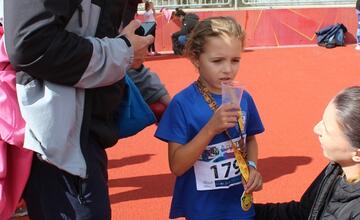 FOTO: Na atletickom štadióne na Štiavničkách súťažili najmenší atléti