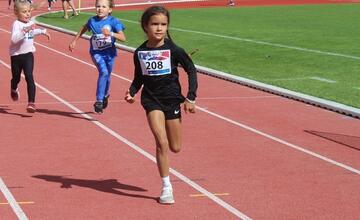 FOTO: Na atletickom štadióne na Štiavničkách súťažili najmenší atléti