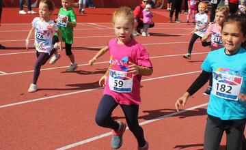 FOTO: Na atletickom štadióne na Štiavničkách súťažili najmenší atléti