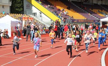 FOTO: Na atletickom štadióne na Štiavničkách súťažili najmenší atléti