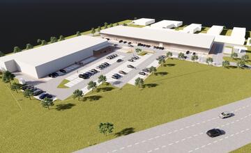 FOTO: Nové obchodné centrum v Revúcej