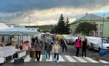FOTO: Žiarsky jarmok už v plnom prúde