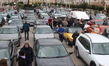 FOTO: Podujatie prilákalo množstvo zvedavých milovníkov áut