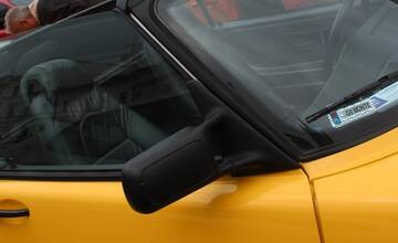 FOTO: Podujatie prilákalo množstvo zvedavých milovníkov áut