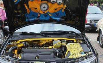 FOTO: Podujatie prilákalo množstvo zvedavých milovníkov áut