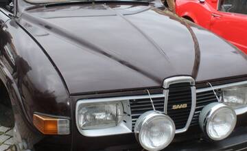 FOTO: Podujatie prilákalo množstvo zvedavých milovníkov áut