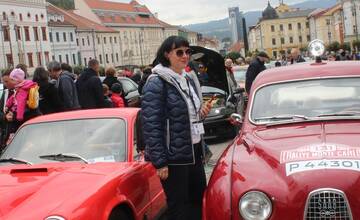 FOTO: Podujatie prilákalo množstvo zvedavých milovníkov áut