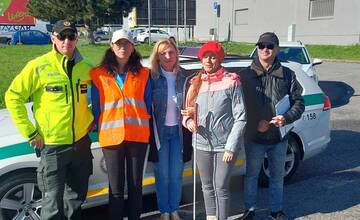 FOTO: Polícia na cestách kontroluje vodičov, či pustia slepých cez priechod