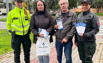 FOTO: Polícia na cestách kontroluje vodičov, či pustia slepých cez priechod