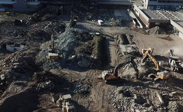 FOTO: Búranie Rooseveltovej nemocnice pokročilo