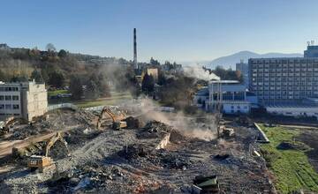 FOTO: Búranie Rooseveltovej nemocnice pokročilo