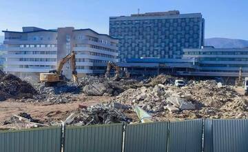 FOTO: Búranie Rooseveltovej nemocnice pokročilo