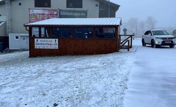 FOTO: Skalka je zasnežená