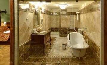 FOTO: Pozrite sa na izbu v najlepšom historickom hoteli Zámok Holíč