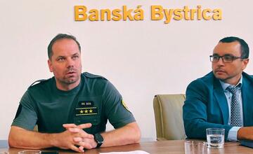 FOTO: Banskobystrickí gymnazisti skončili vo väzení aj napriek tomu, že nič neurobili