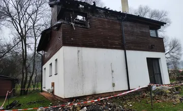 FOTO: Vyhorenú pustovňu si chcú opraviť svojpomocne