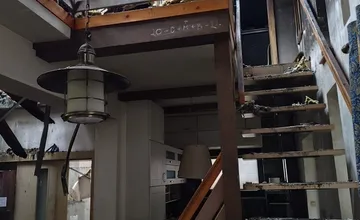 FOTO: Vyhorenú pustovňu si chcú opraviť svojpomocne