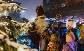 FOTO: Bystrické sídlisko drží spolu. Ľudia si spravili vlastnú mikulášsku akciu