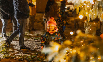FOTO: Bystrické sídlisko drží spolu. Ľudia si spravili vlastnú mikulášsku akciu