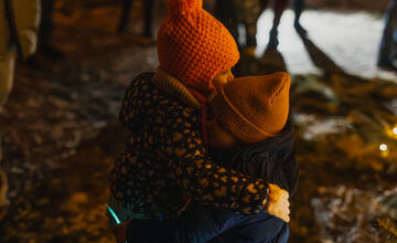 FOTO: Bystrické sídlisko drží spolu. Ľudia si spravili vlastnú mikulášsku akciu