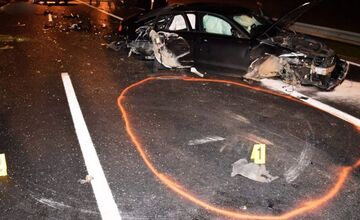 FOTO: Na rýchlostnej ceste R2 zasahujú pri Fige po hromadne nehode záchranné zložky