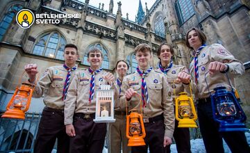 FOTO: Svetlo putovalo priamo do prezidentského paláca