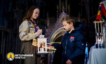 FOTO: Svetlo putovalo priamo do prezidentského paláca