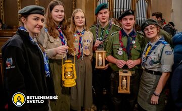 FOTO: Svetlo putovalo priamo do prezidentského paláca