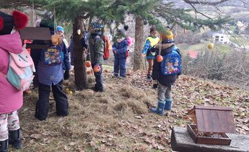 FOTO: Deti pomohli s príkrmom lesnej zveri