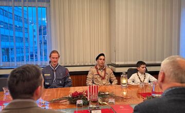 FOTO: Betlehemské svetlo skauti odovzdali primátorovi aj tento rok