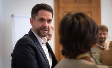 FOTO: Betlehemské svetlo skauti odovzdali primátorovi aj tento rok