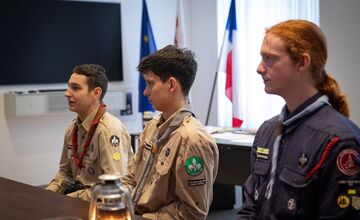 FOTO: Betlehemské svetlo skauti odovzdali primátorovi aj tento rok