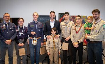 FOTO: Betlehemské svetlo skauti odovzdali primátorovi aj tento rok