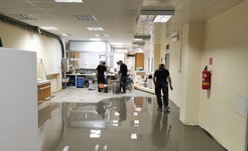 FOTO: Nové technológie v nemocnici pod Urpínom, utomatizované laboratórium otvoria už na budúce leto