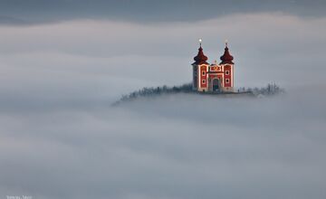 FOTO: Fotograf Daniel zachytáva čarovné chvíle Banskej Štiavnice. Hmla a svetlo tvoria v jeho tvorbe magické scenérie