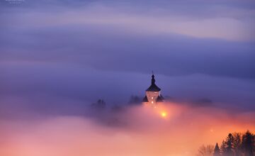 FOTO: Fotograf Daniel zachytáva čarovné chvíle Banskej Štiavnice. Hmla a svetlo tvoria v jeho tvorbe magické scenérie