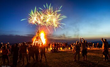FOTO: Fotograf Daniel zachytáva čarovné chvíle Banskej Štiavnice. Hmla a svetlo tvoria v jeho tvorbe magické scenérie