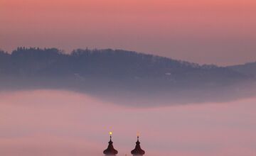FOTO: Fotograf Daniel zachytáva čarovné chvíle Banskej Štiavnice. Hmla a svetlo tvoria v jeho tvorbe magické scenérie