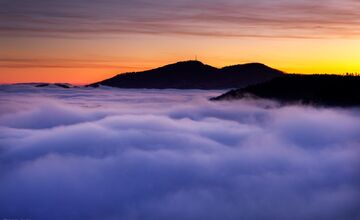 FOTO: Fotograf Daniel zachytáva čarovné chvíle Banskej Štiavnice. Hmla a svetlo tvoria v jeho tvorbe magické scenérie