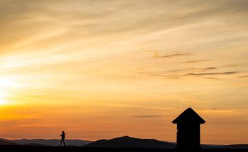 FOTO: Fotograf Daniel zachytáva čarovné chvíle Banskej Štiavnice. Hmla a svetlo tvoria v jeho tvorbe magické scenérie