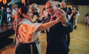FOTO: V Banskej Bystrici sa plesalo. Radvančania si užili veľkolepý ples, nechýbal ani Lukáš Adamec