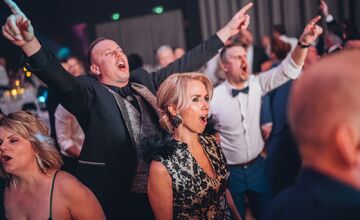 FOTO: V Banskej Bystrici sa plesalo. Radvančania si užili veľkolepý ples, nechýbal ani Lukáš Adamec