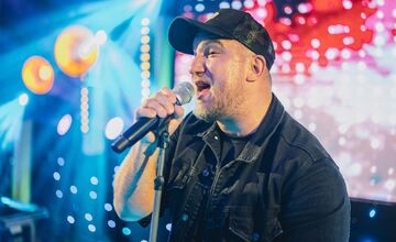 FOTO: V Banskej Bystrici sa plesalo. Radvančania si užili veľkolepý ples, nechýbal ani Lukáš Adamec