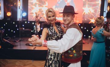 FOTO: V Banskej Bystrici sa plesalo. Radvančania si užili veľkolepý ples, nechýbal ani Lukáš Adamec