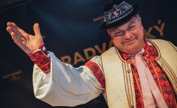 FOTO: V Banskej Bystrici sa plesalo. Radvančania si užili veľkolepý ples, nechýbal ani Lukáš Adamec