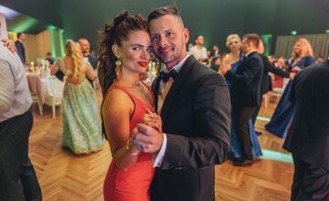 FOTO: V Banskej Bystrici sa plesalo. Radvančania si užili veľkolepý ples, nechýbal ani Lukáš Adamec