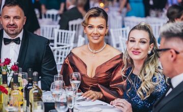 FOTO: V Banskej Bystrici sa plesalo. Radvančania si užili veľkolepý ples, nechýbal ani Lukáš Adamec