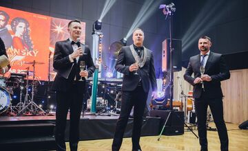 FOTO: V Banskej Bystrici sa plesalo. Radvančania si užili veľkolepý ples, nechýbal ani Lukáš Adamec